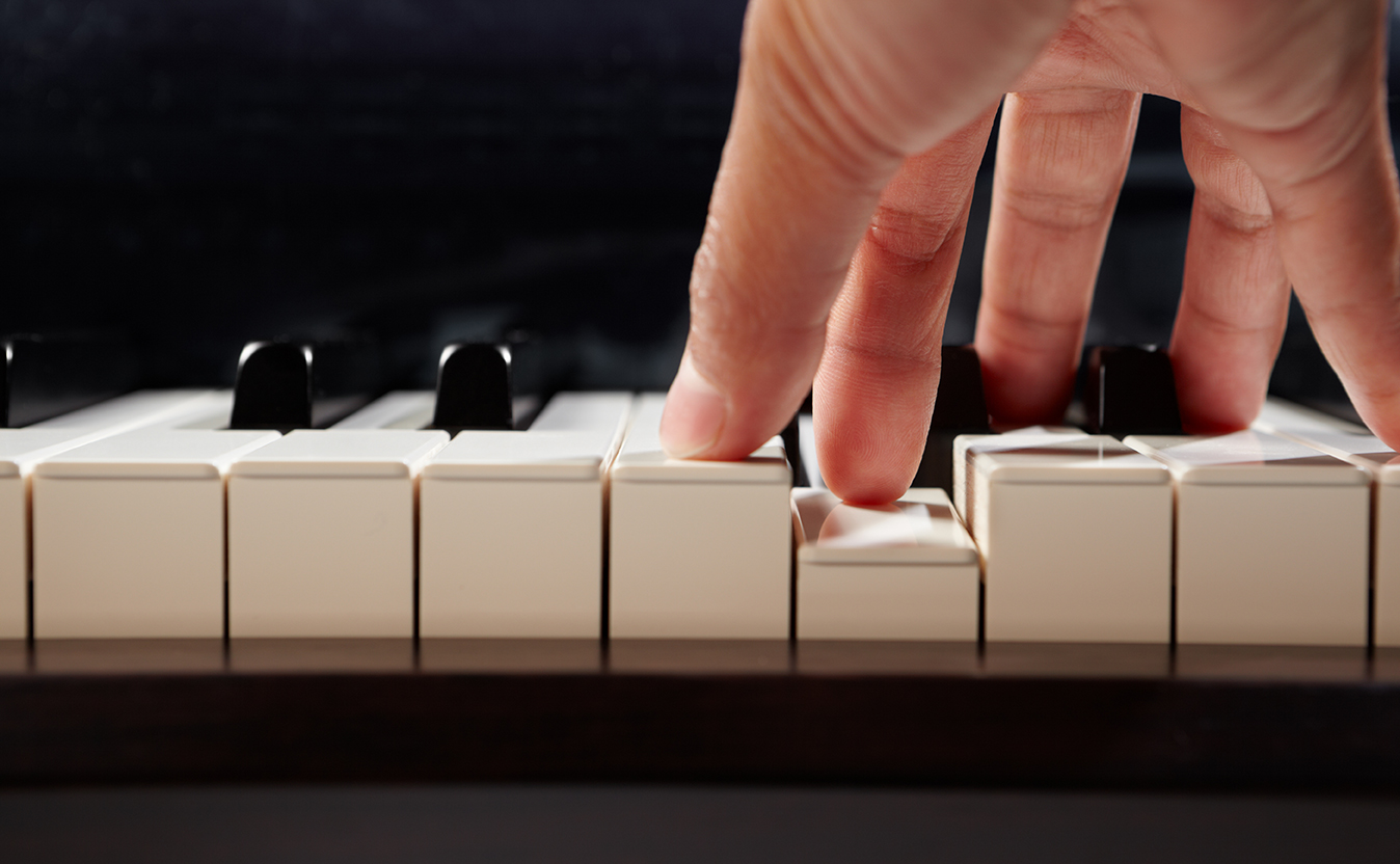 グランドピアノとアップライトピアノ 鍵盤の違いについて スガナミ中古ピアノ