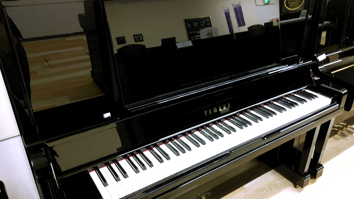 【売約済み】中古 アップライトピアノ 明石店取扱：ヤマハリニューアルピアノ UX30BL