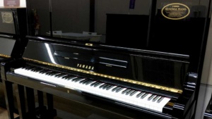 【売約済み】明石店取扱：ヤマハリニューアルピアノYUX