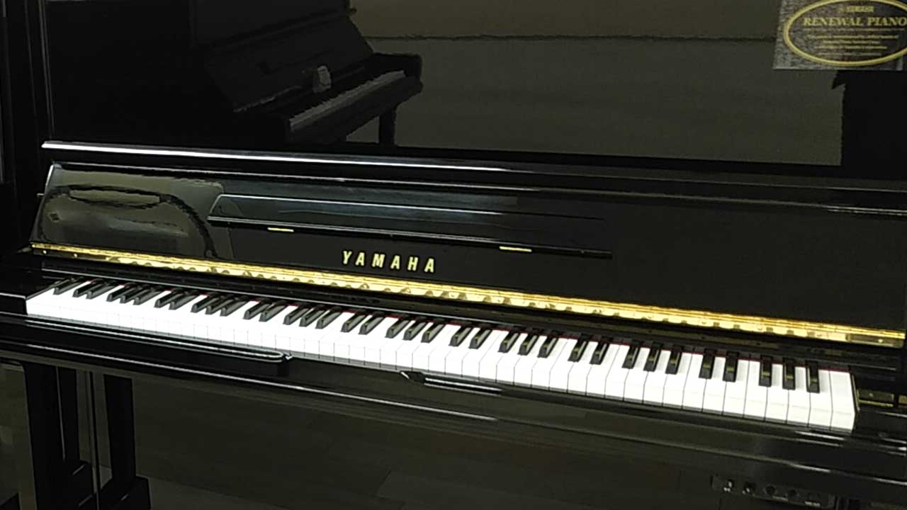 中古 アップライトピアノ 明石店取扱：ヤマハリニューアルピアノ U300S(消音機能付き)