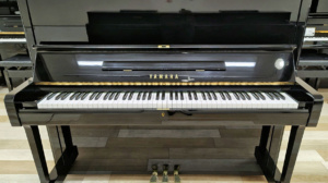 明石店取扱：ヤマハU1M
