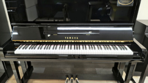 明石店取扱：ヤマハリニューアルピアノU30BL